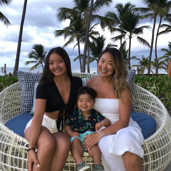 Meet your Posher, Lisa - Picture 1 of 1